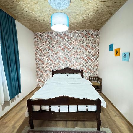 Odo'S Guest House Мартвили Экстерьер фото