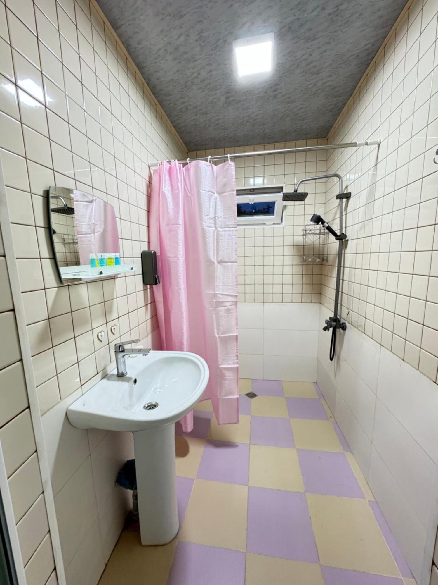 Odo'S Guest House Мартвили Экстерьер фото